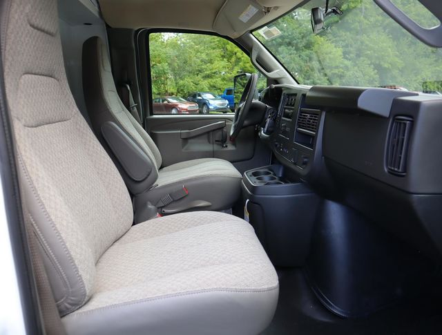 2024 Chevrolet Express Base Image 15 of 34