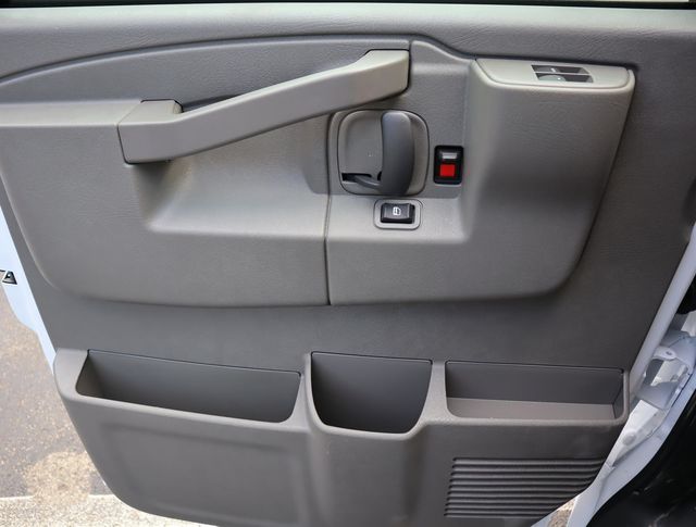 2024 Chevrolet Express Base Image 19 of 34