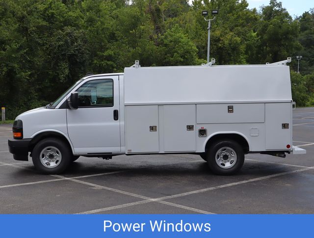 2024 Chevrolet Express Base Image 11 of 34
