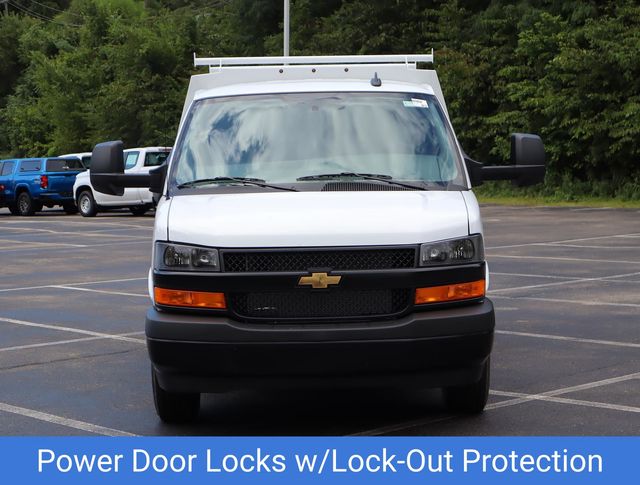 2024 Chevrolet Express Base Image 2 of 34