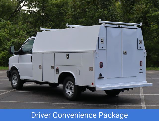 2024 Chevrolet Express Base Image 8 of 34