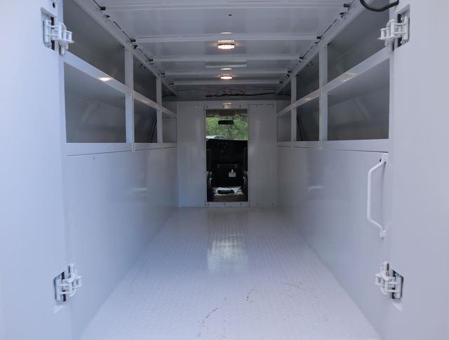 2024 Chevrolet Express Base Image 14 of 34