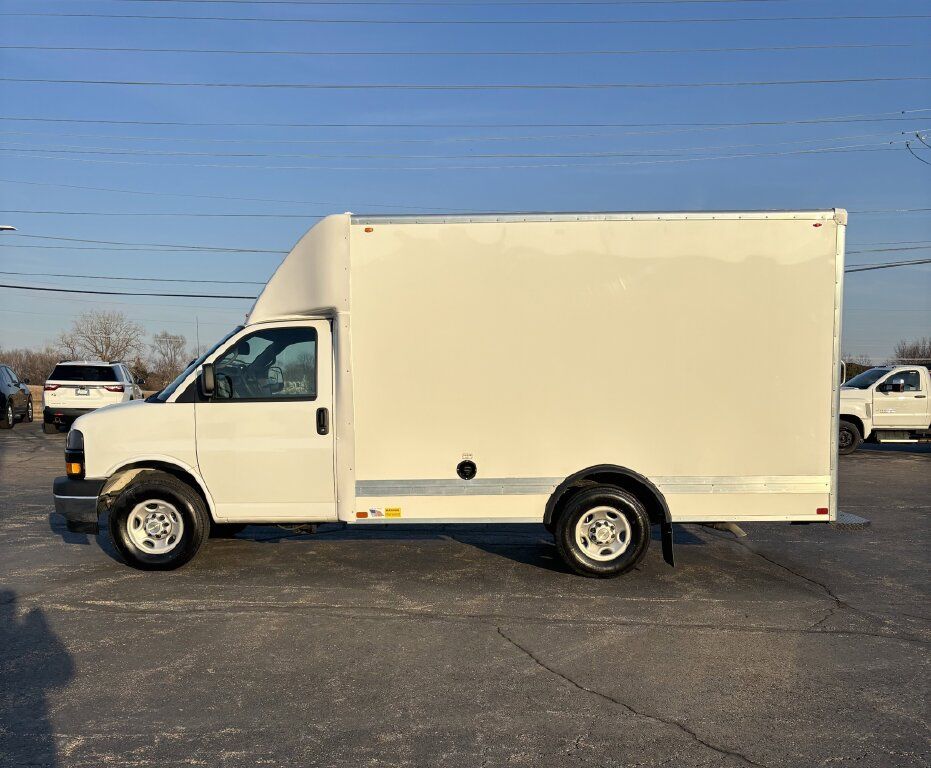 2024 Chevrolet Express Base Image 3 of 14