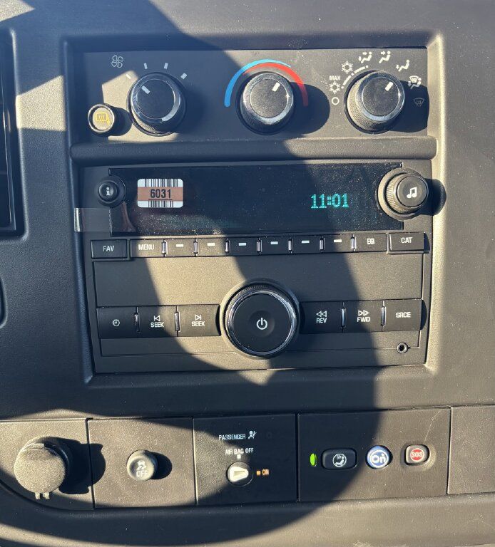 2024 Chevrolet Express Base Image 6 of 14