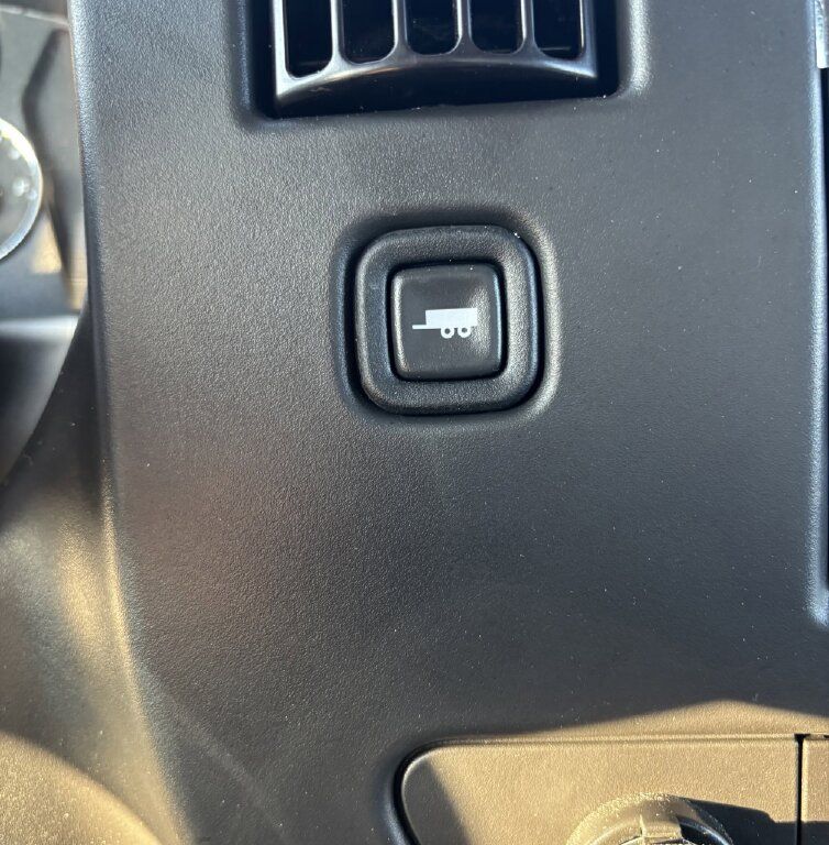 2024 Chevrolet Express Base Image 7 of 14