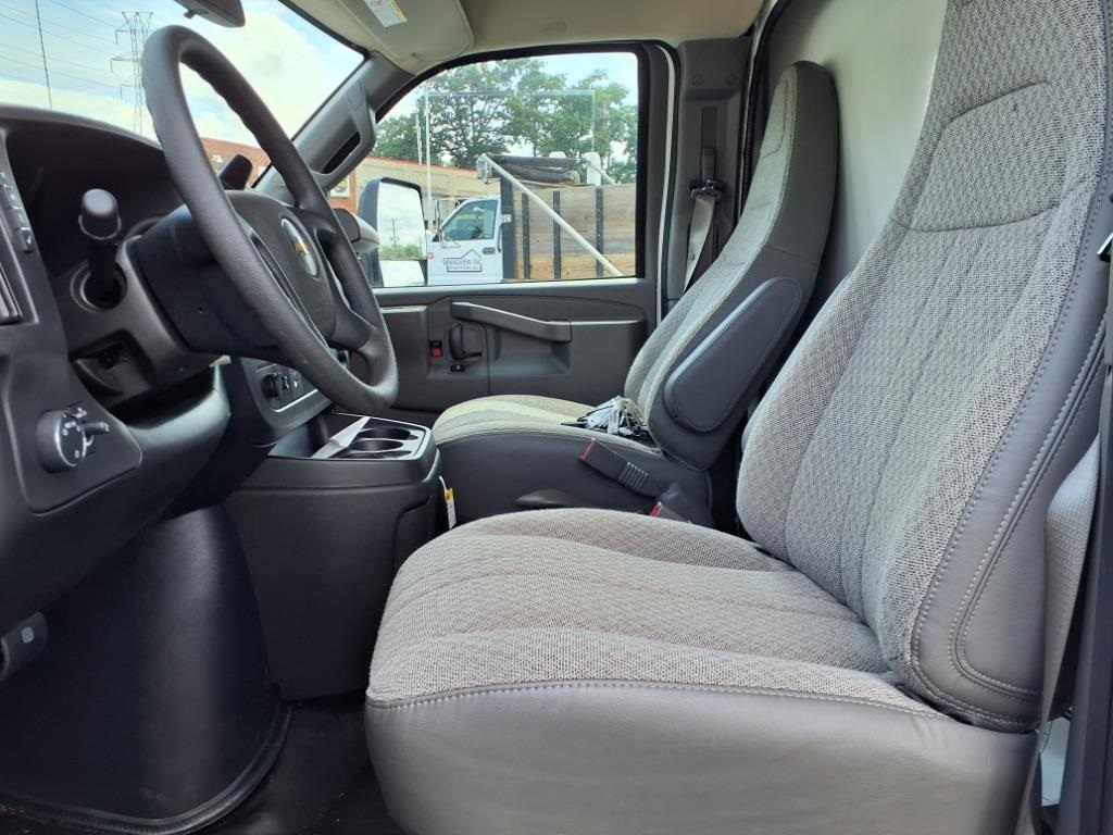 Vehicle image 10 of 26