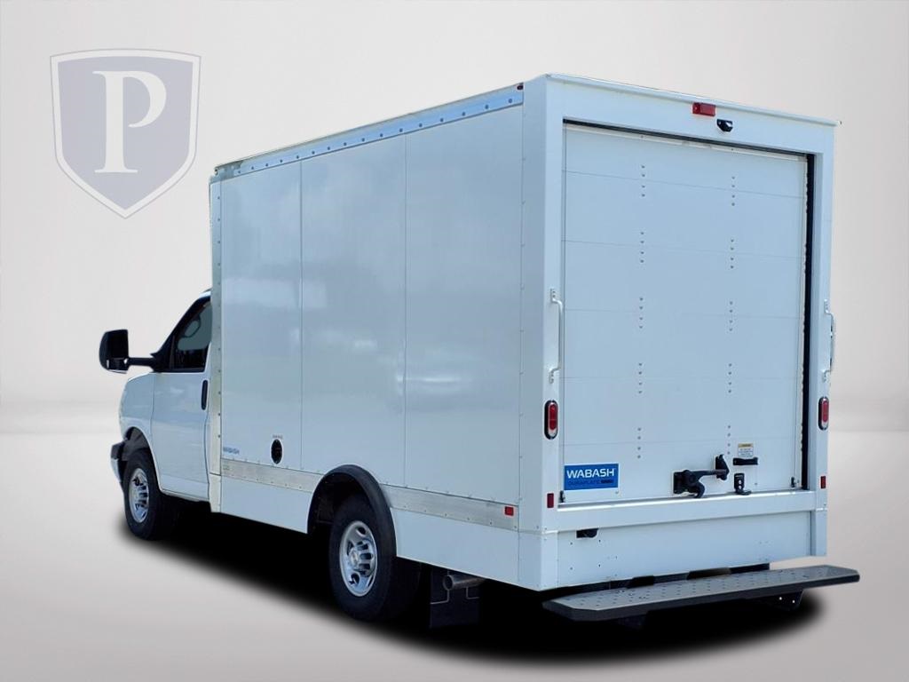 Vehicle image 7 of 26