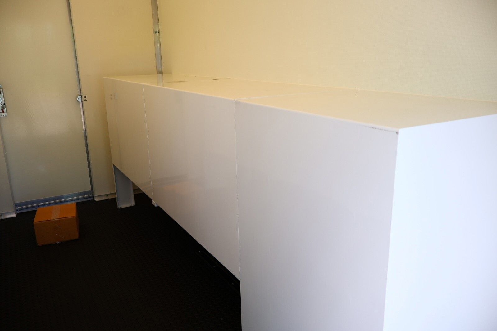 2024 Chevrolet Express Base Image 26 of 27