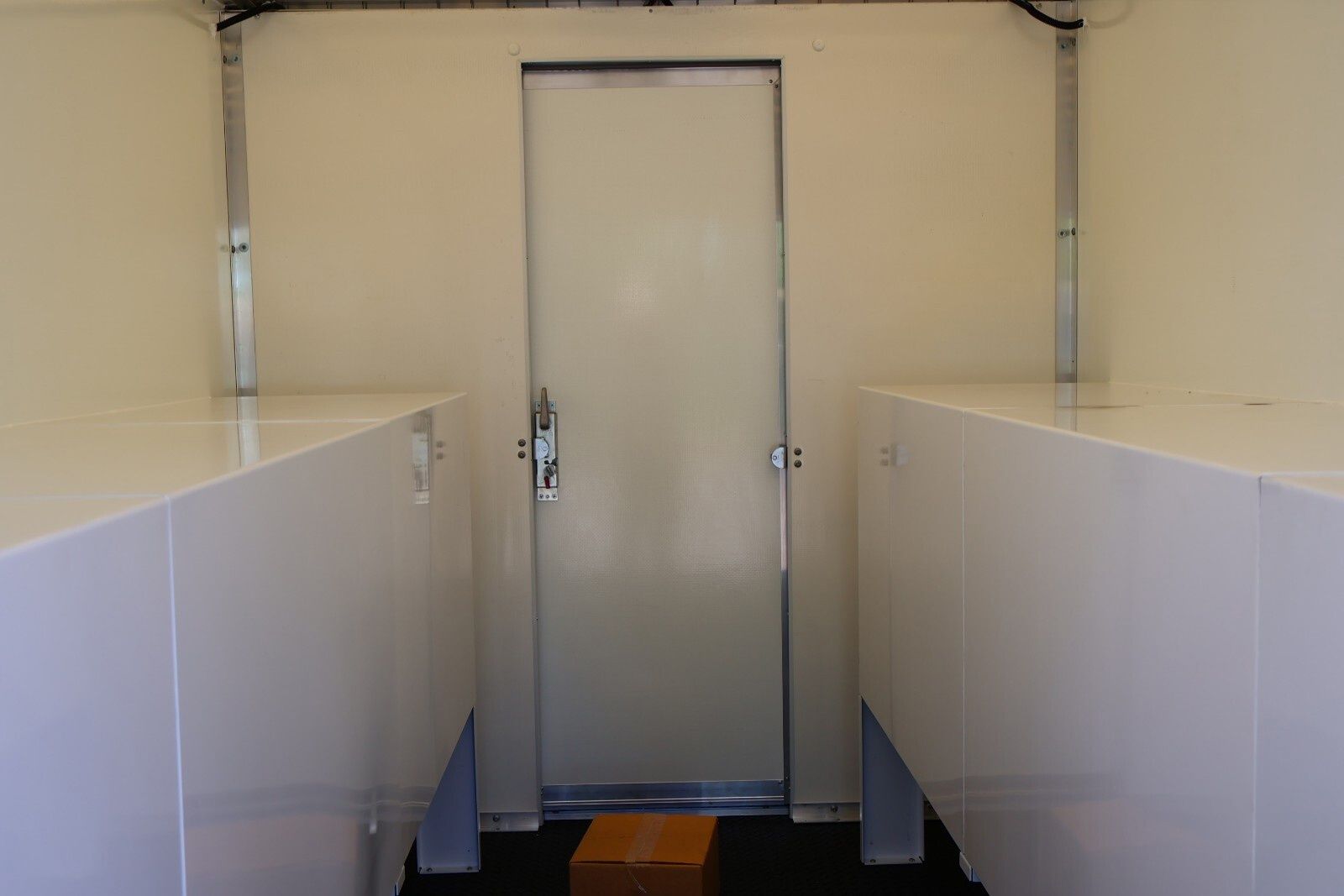 2024 Chevrolet Express Base Image 25 of 27