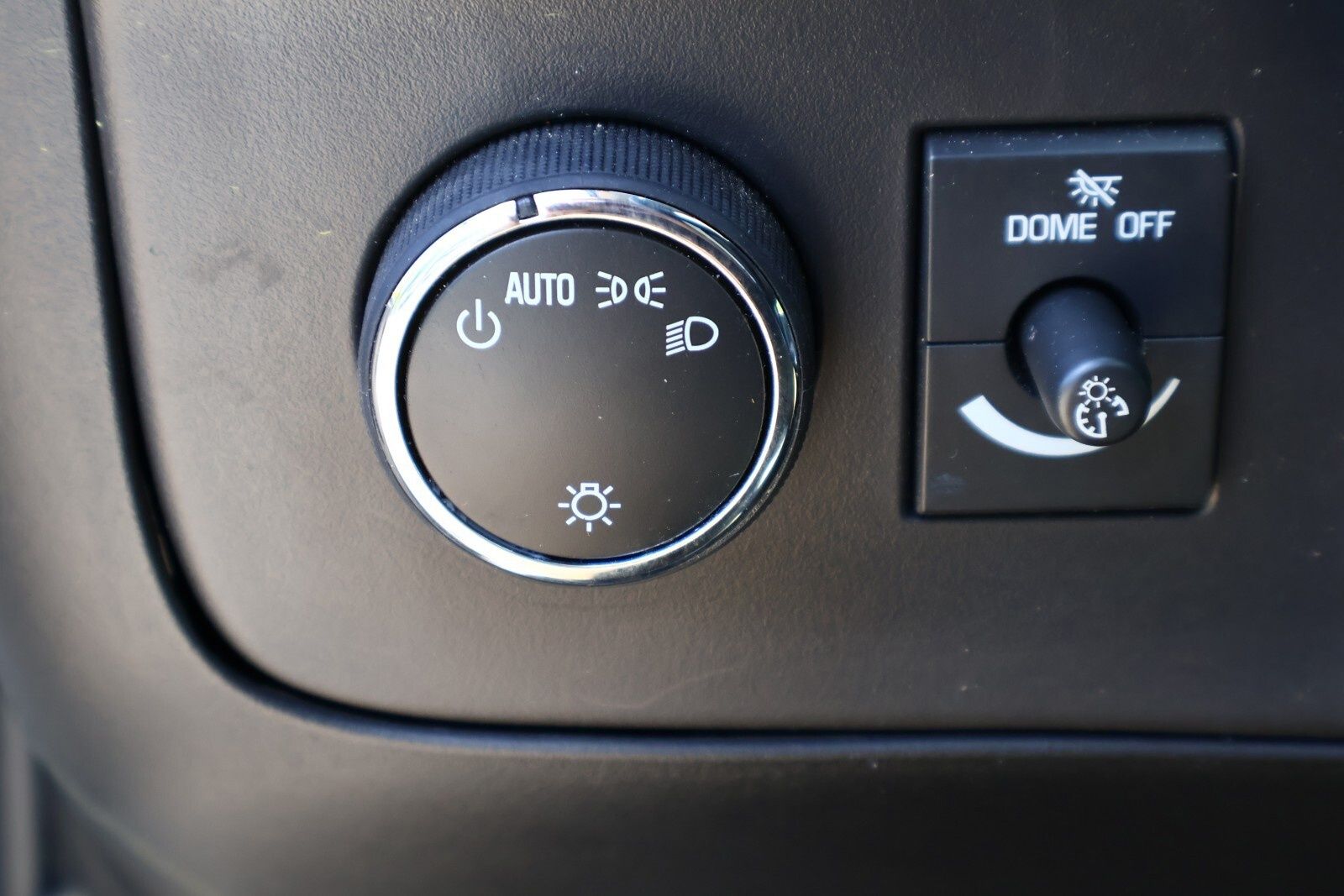 2024 Chevrolet Express Base Image 17 of 27