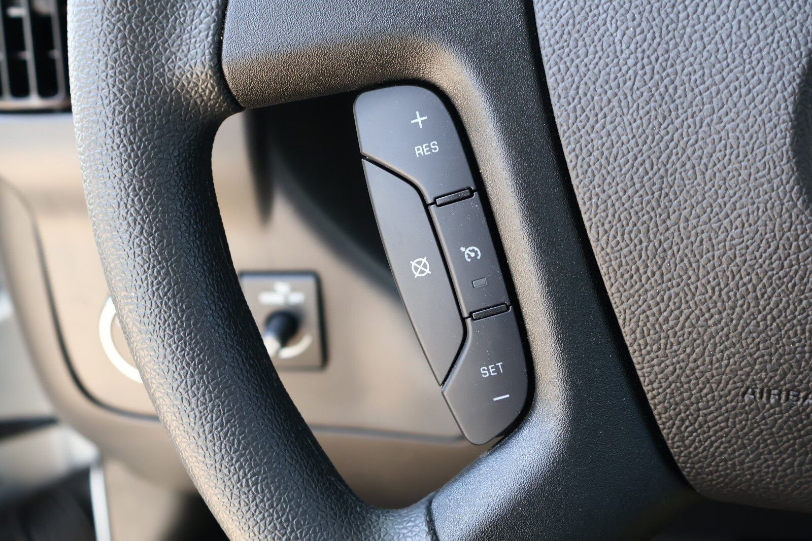 2024 Chevrolet Express Base Image 15 of 27