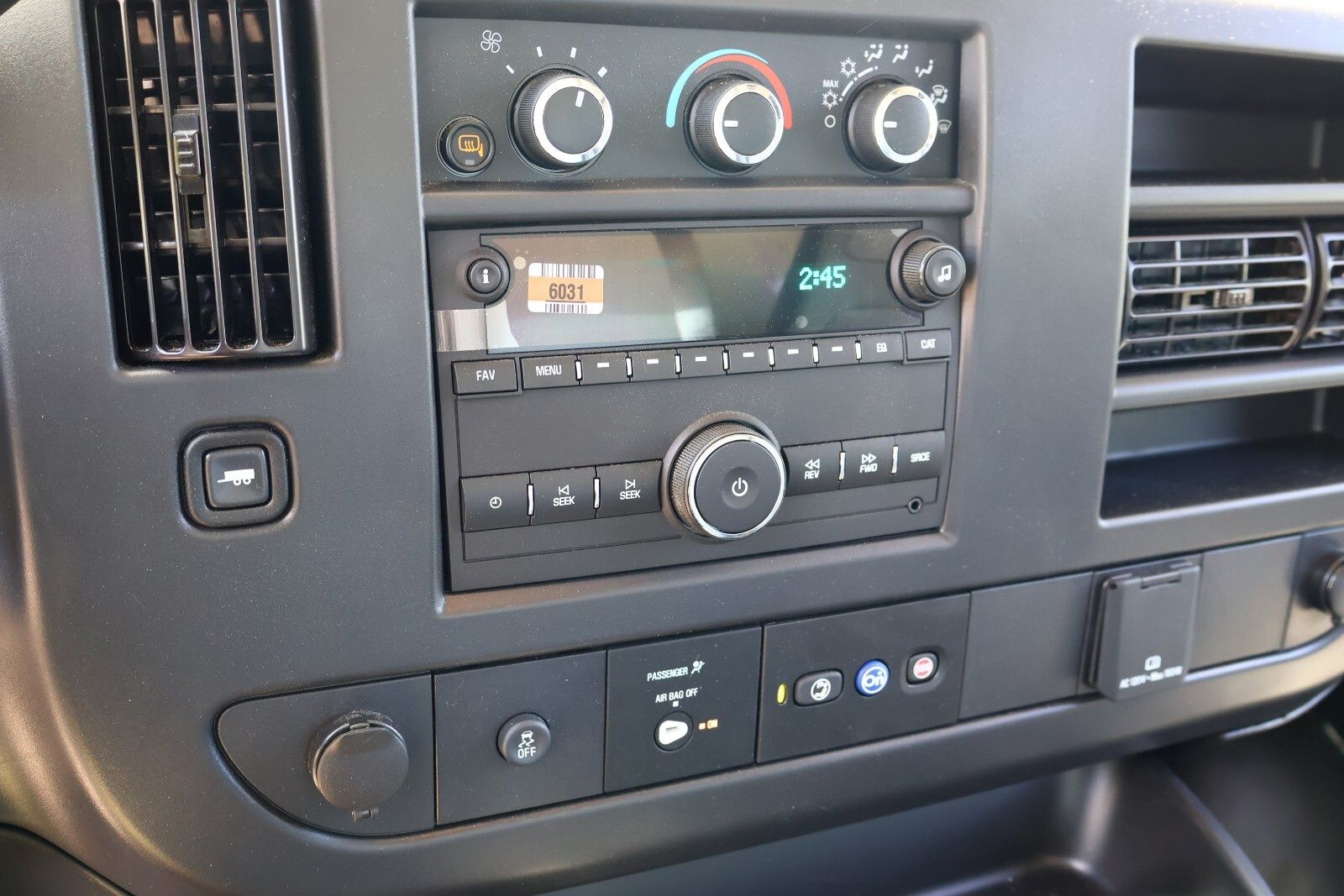 2024 Chevrolet Express Base Image 12 of 27