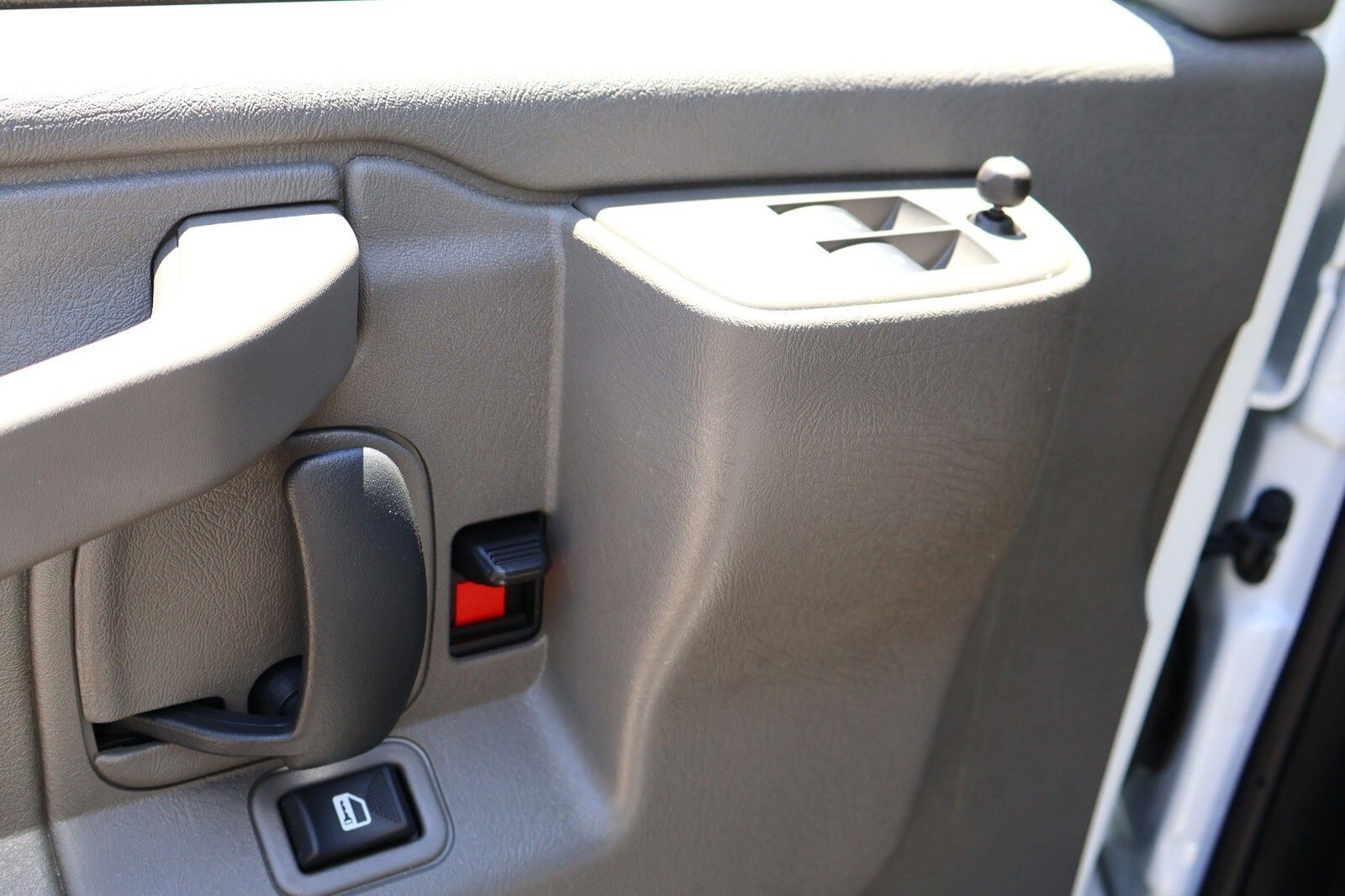 2024 Chevrolet Express Base Image 18 of 27