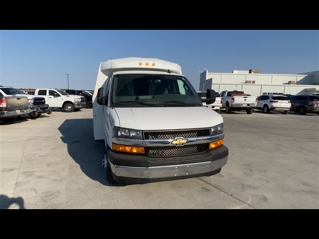 Vehicle image 5 of 48