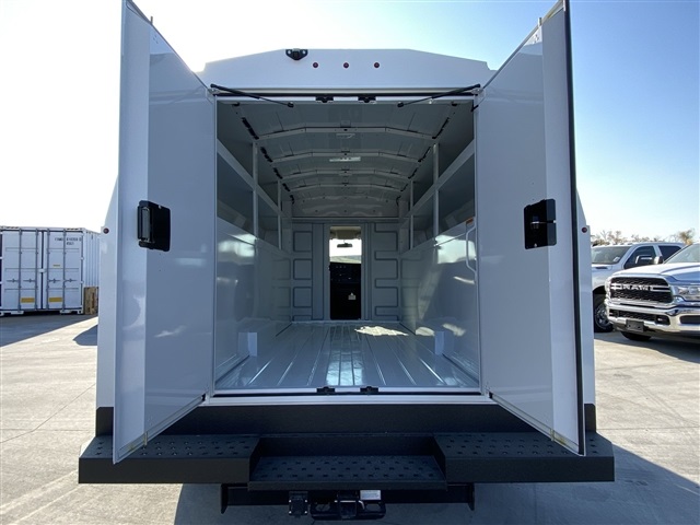 Vehicle image 29 of 48