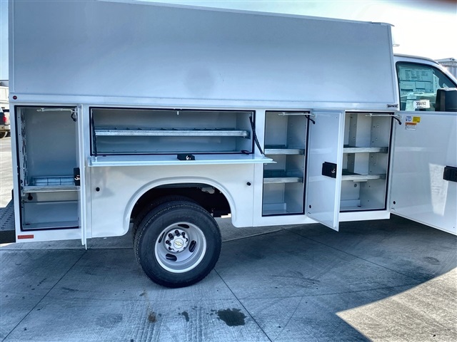 Vehicle image 47 of 48