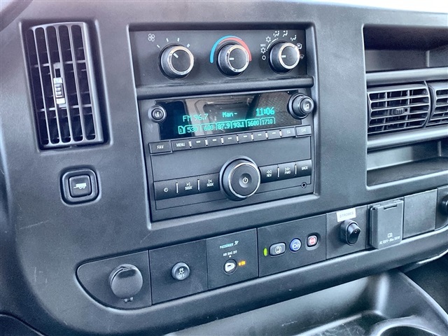Vehicle image 39 of 48