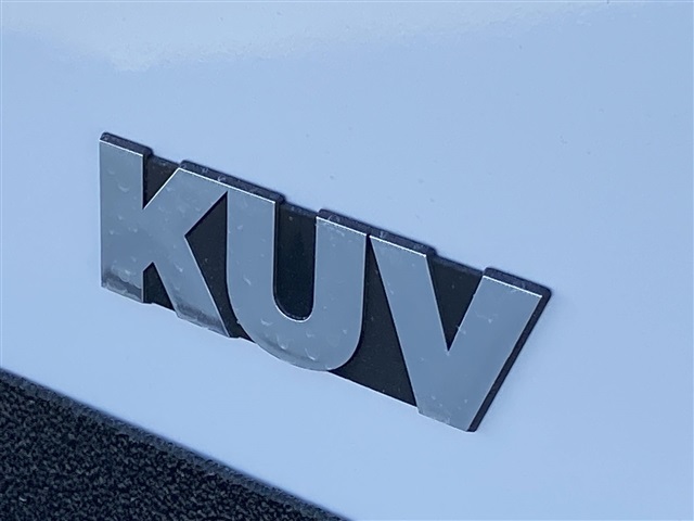 Vehicle image 33 of 48