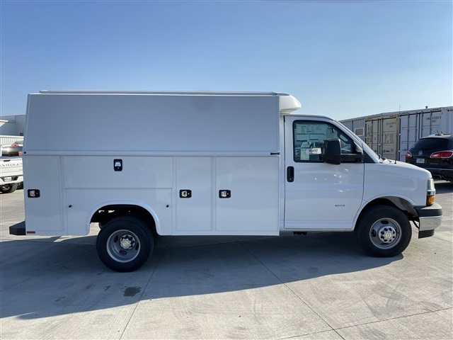 Vehicle image 6 of 48
