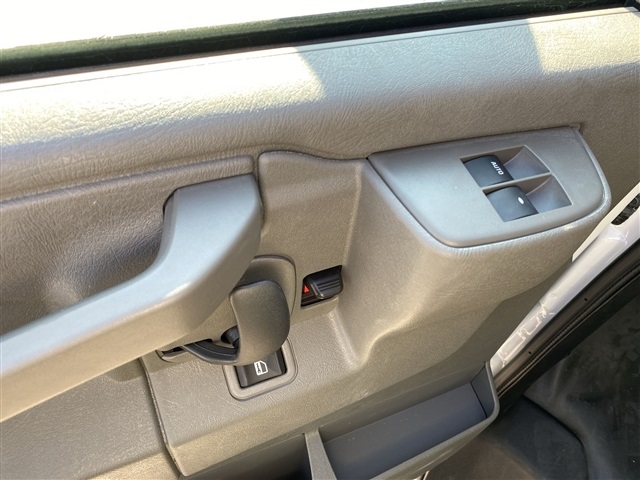 Vehicle image 27 of 48