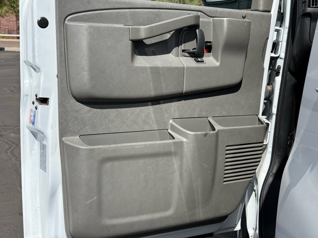 Vehicle image 13 of 26