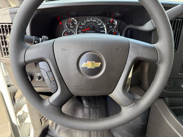Vehicle image 15 of 26