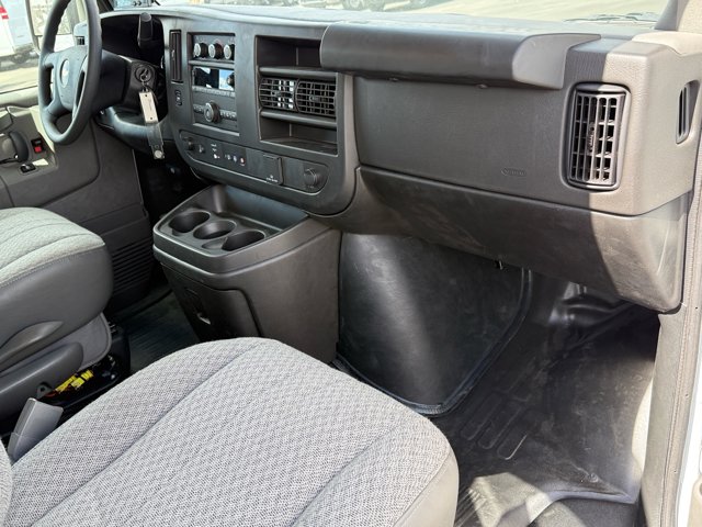 Vehicle image 23 of 26