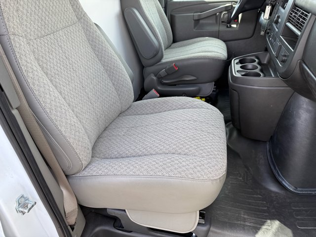 Vehicle image 22 of 26