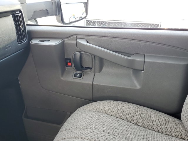 2024 Chevrolet Express Base Image 27 of 32