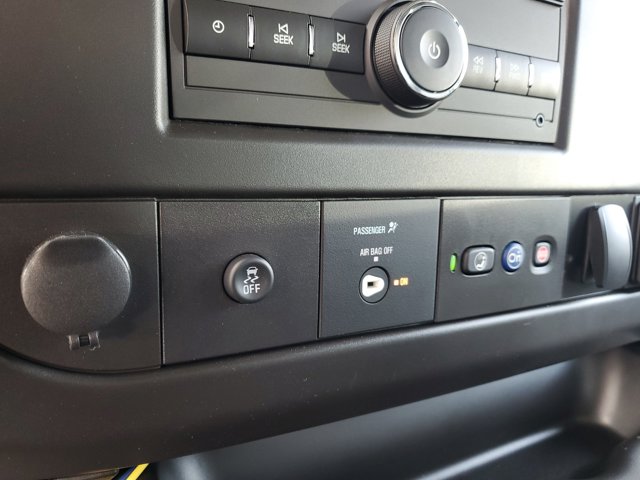 2024 Chevrolet Express Base Image 31 of 32