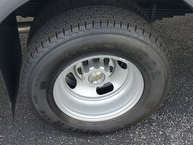 2024 Chevrolet Express Base Image 6 of 32