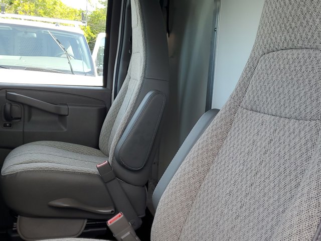 2024 Chevrolet Express Base Image 18 of 32