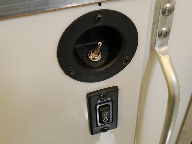 2024 Chevrolet Express Base Image 13 of 32