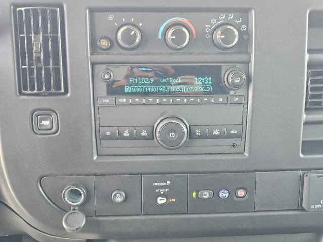 Vehicle image 25 of 27