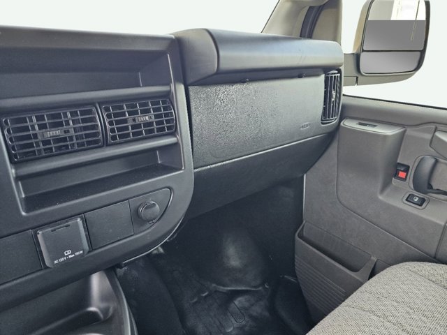Vehicle image 24 of 27