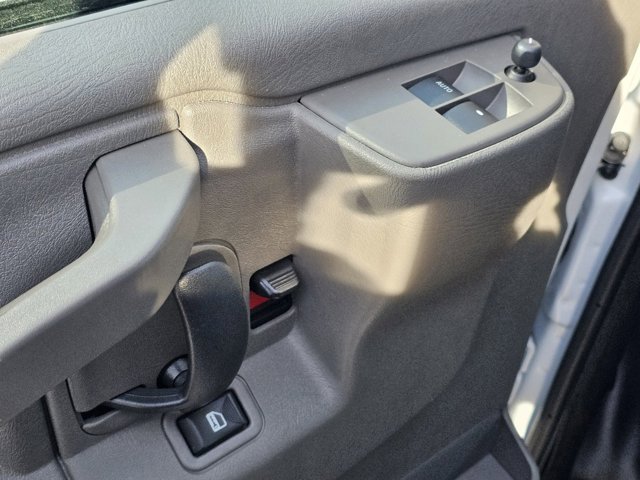 Vehicle image 14 of 27