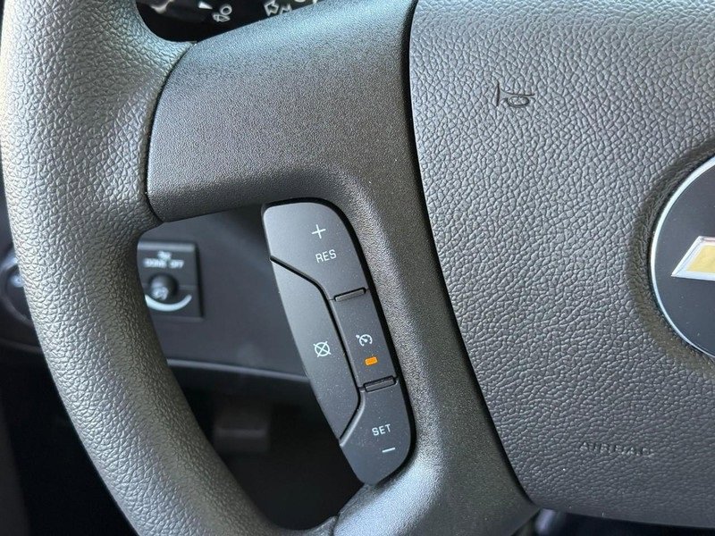 Vehicle image 12 of 14