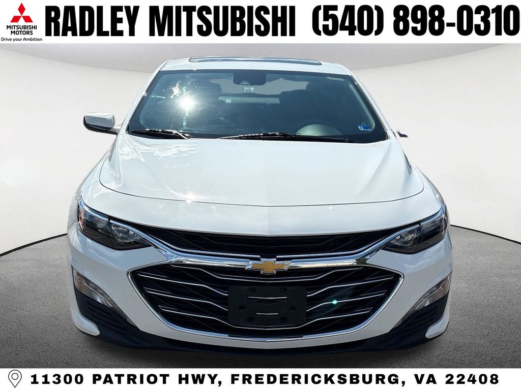 2024 Chevrolet Malibu LT Image 2 of 22
