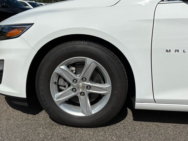 2024 Chevrolet Malibu LS Image 12 of 24