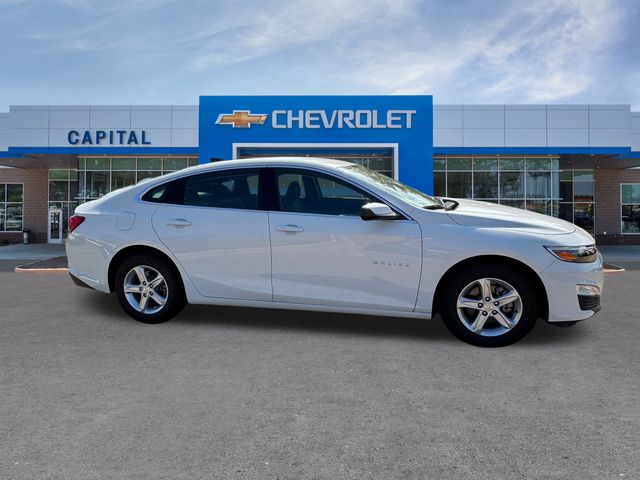 2024 Chevrolet Malibu LS Image 4 of 24