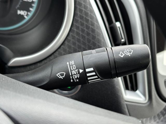 Vehicle image 28 of 31