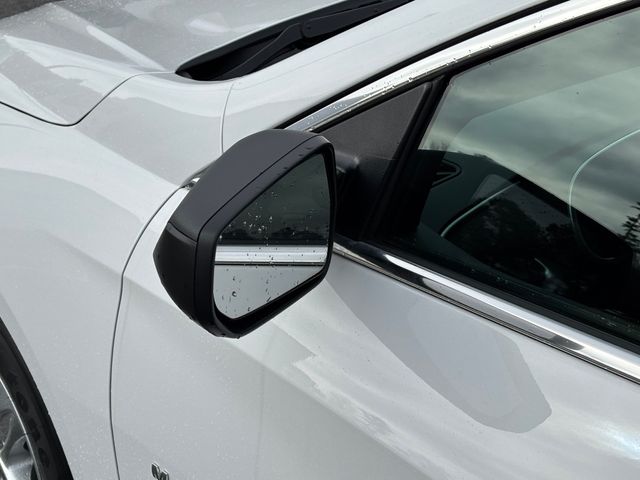 Vehicle image 15 of 31