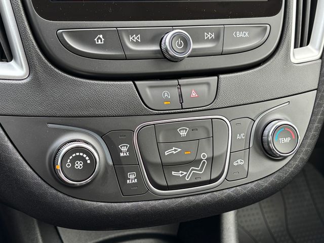 Vehicle image 26 of 33