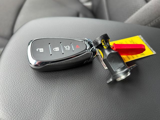Vehicle image 24 of 33