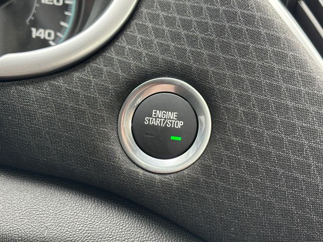 Vehicle image 25 of 33