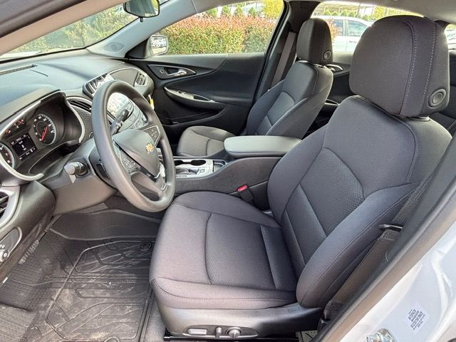 2024 Chevrolet Malibu LS Image 14 of 23