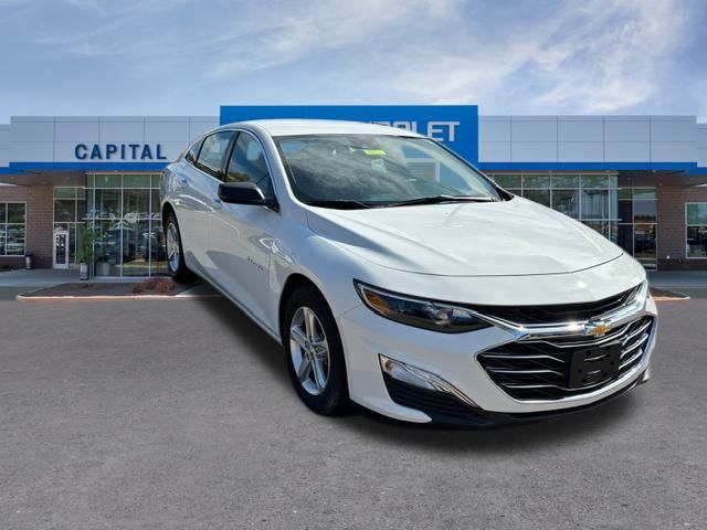 2024 Chevrolet Malibu LS Image 5 of 23