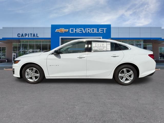 2024 Chevrolet Malibu LS Image 9 of 23