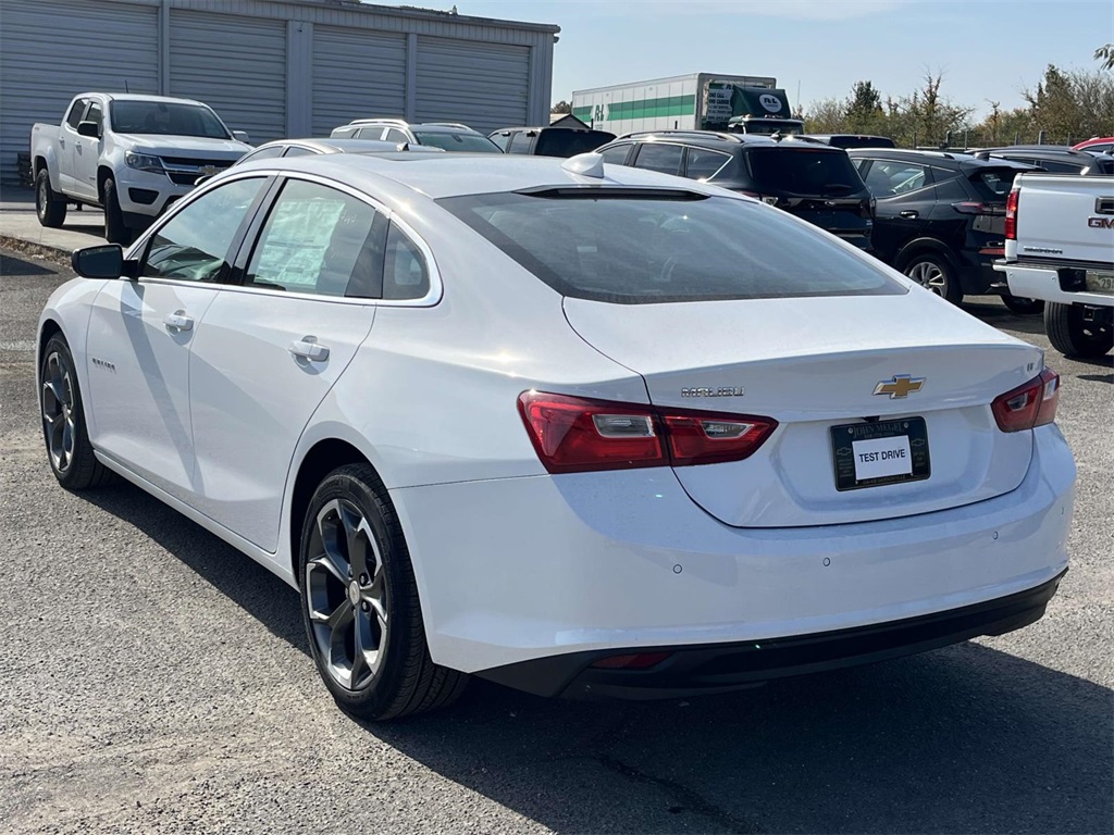 Vehicle image 3 of 6