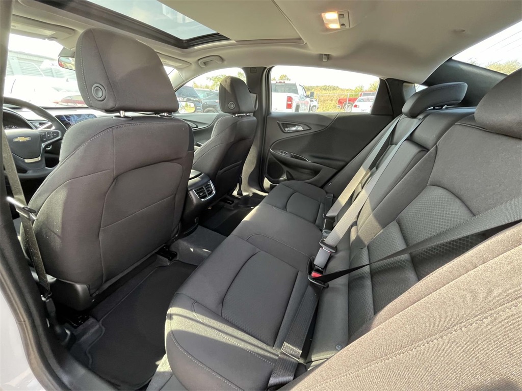 Vehicle image 6 of 6